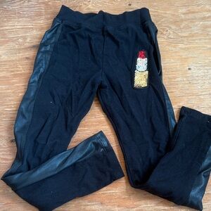 Chic Black Kids Leggings with Lipstick Patch